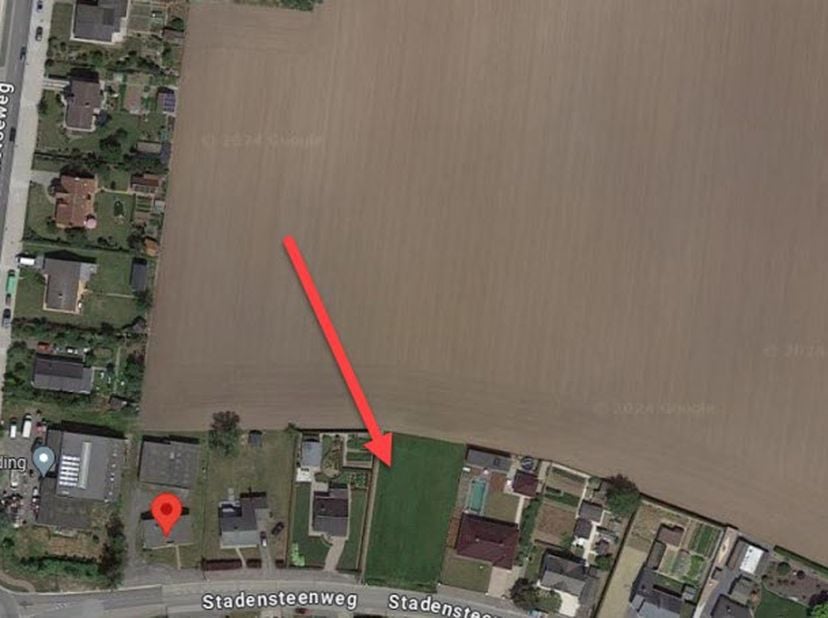 Mooi perceel bouwgrond te Langemark-Poelkapelle, Stadensteenweg.&lt;br /&gt;
Oppervlakte : 1174 m² - perceelsbreedte 24,40m &lt;br /&gt;
Open bebouwing - koppelbo